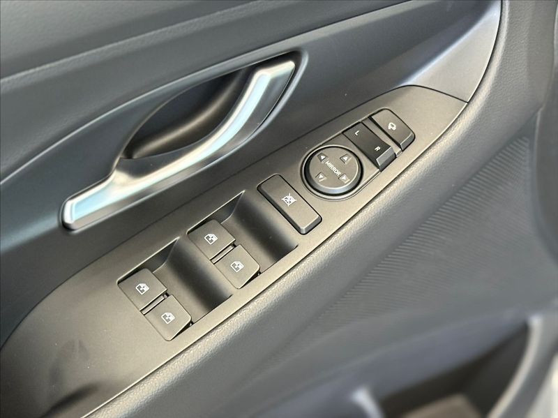 Hyundai i30 1,5 T-GDI GO NLINE! AT - fotka 13 z 21