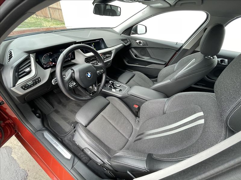 BMW Řada 1 2,0 118d A8 LED+PDC+ACC - fotka 5 z 22