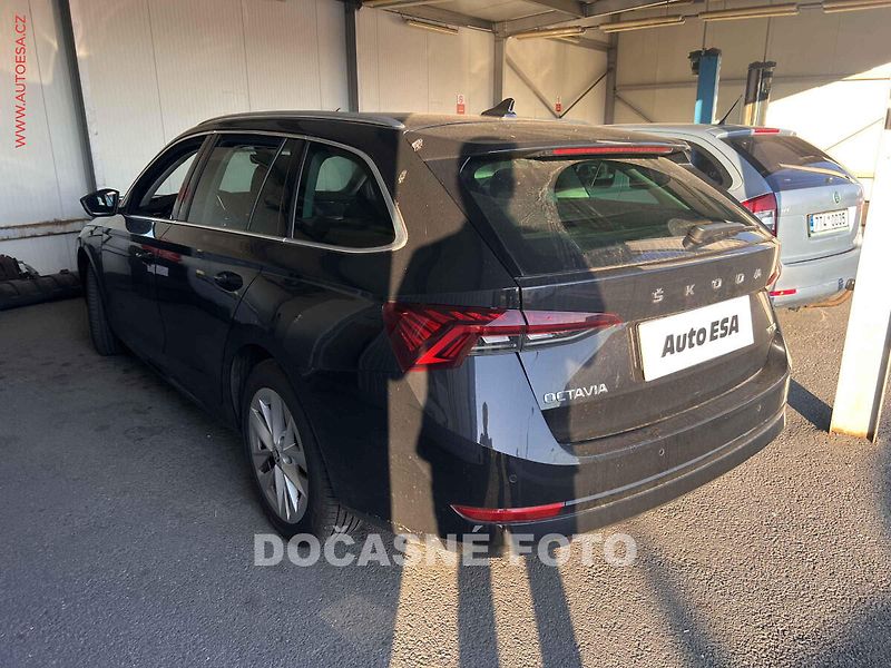 Škoda Octavia (2023) 1.5TSi, ČR, DSG - fotka 2 z 3
