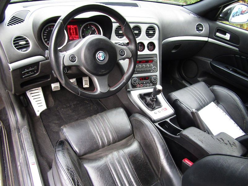 Alfa Romeo 159 (2009) 2.0JTD 125kW - fotka 13 z 33