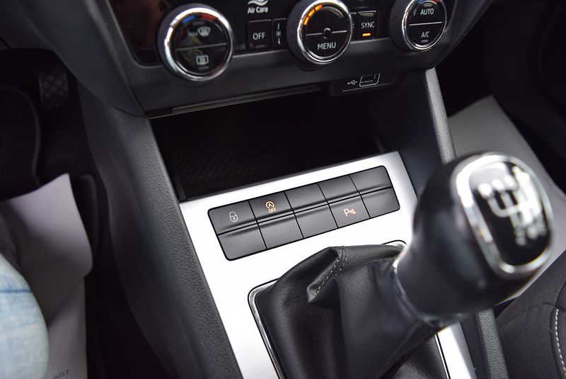 Škoda Octavia (2018) 1.4TSI 110kw AMBITION NAVI APP - fotka 21 z 47