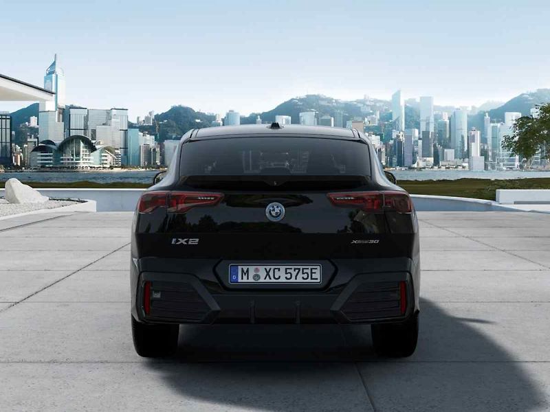 BMW iX2 - fotka 9 z 10