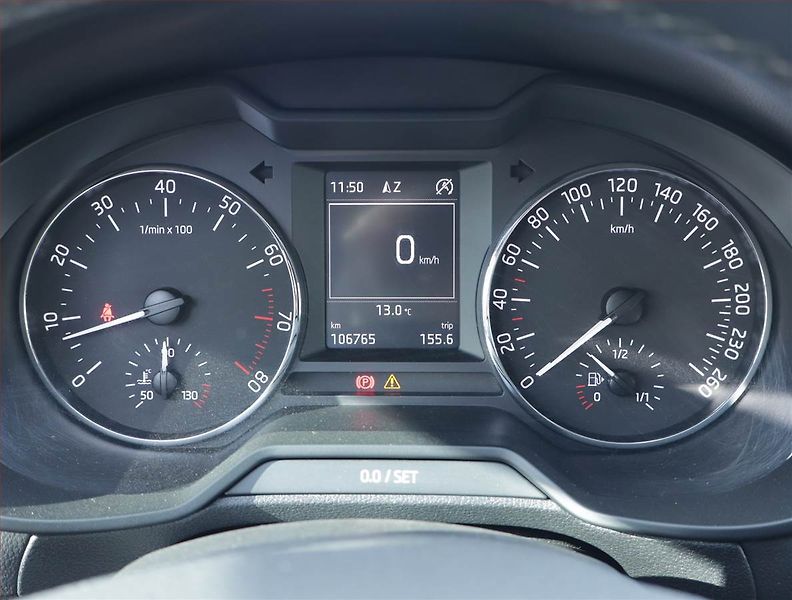 Škoda Octavia (2013) Elegance 1.4 TSI, Kůže, Navi - fotka 11 z 17