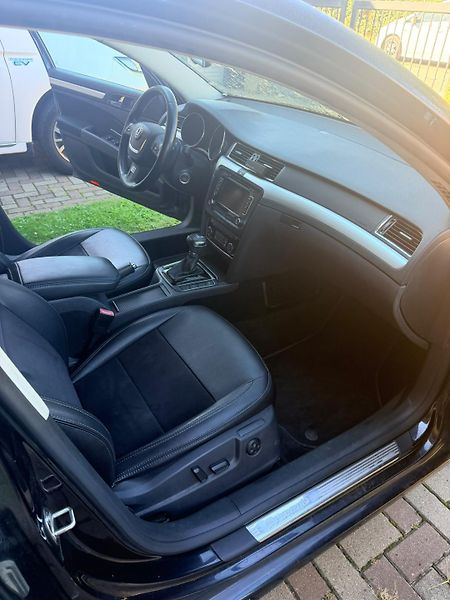Škoda Superb (2012) Servisovano - fotka 13 z 21