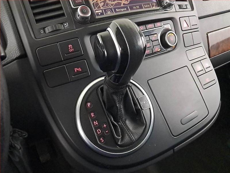 Volkswagen Multivan (2010) Highline 2.0 TDI 4Motion - fotka 13 z 19