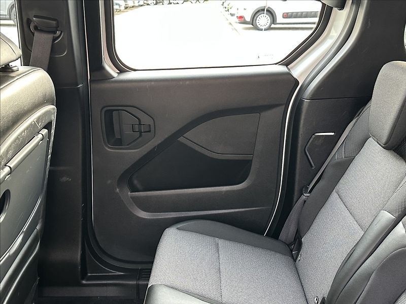 Renault Kangoo 1,3 TCe 102PS  Equilibre - fotka 15 z 51
