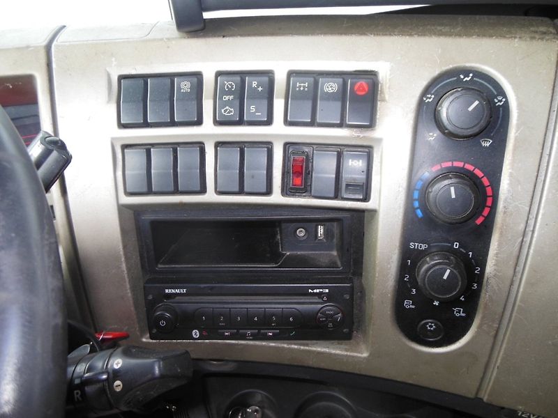 Renault Premium R 460.26 DXi, BDF, 6x2, Euro 5 - fotka 24 z 28