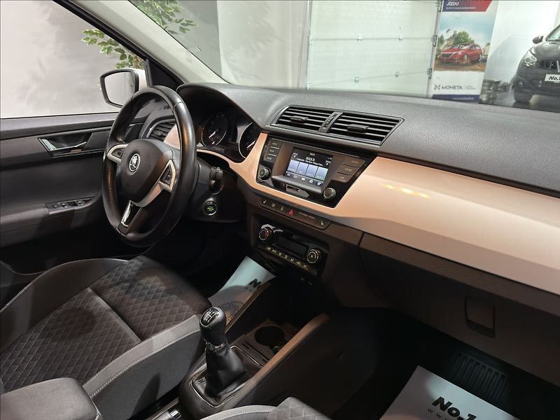 Škoda Fabia 1,2   TSI SPORT VÝHŘEV SEDADEL - fotka 17 z 28