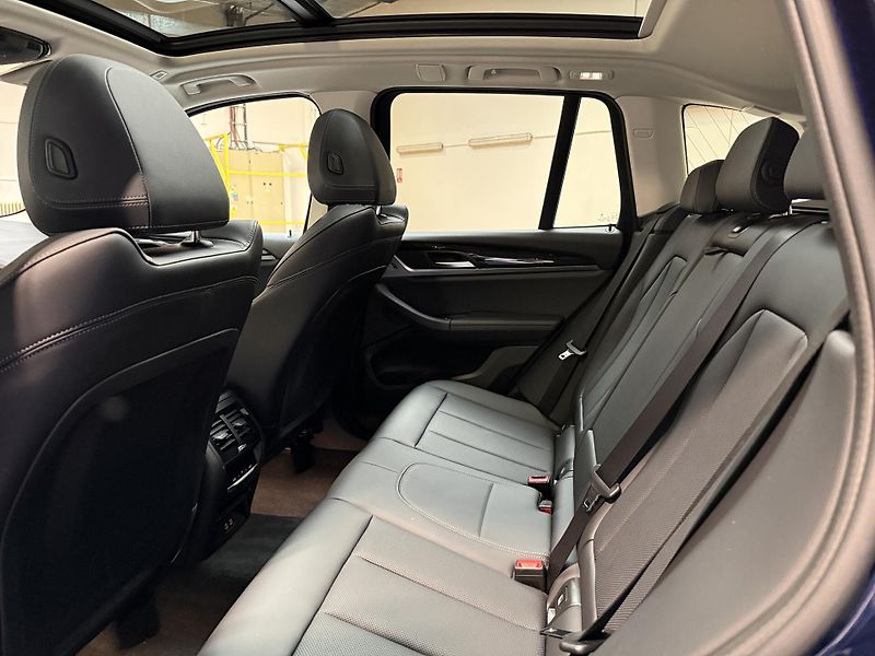 BMW X3 2.0 xDrive30e AT - fotka 11 z 15