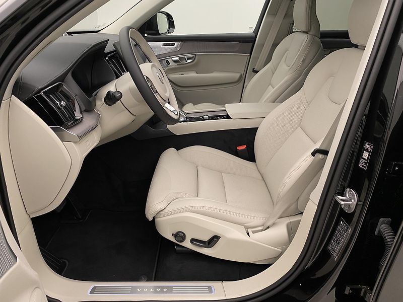 Volvo XC90 (2026) B5 AWD AUT BRIGHT PLUS 7míst - fotka 3 z 72