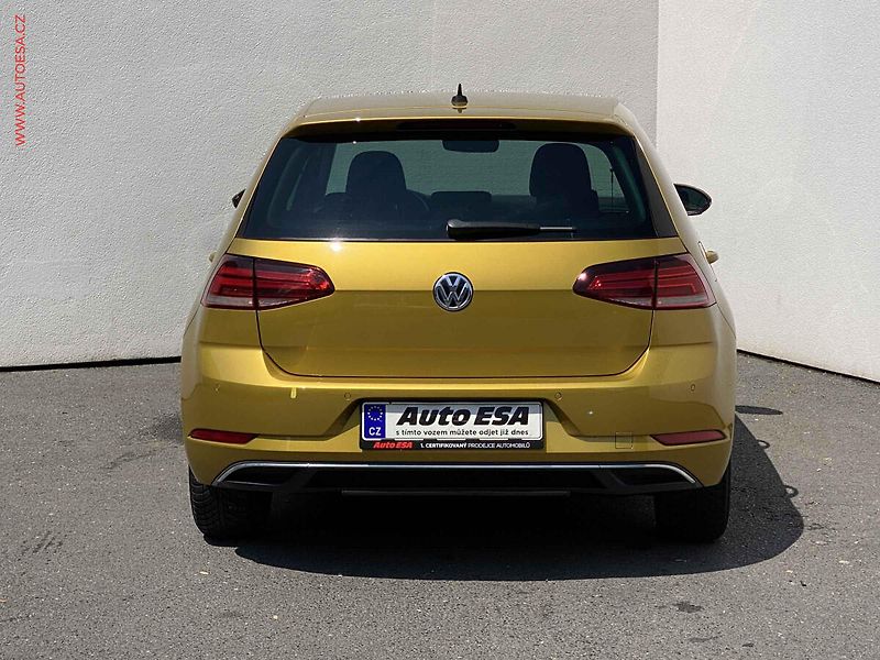 Volkswagen Golf (2017) 2.0 TDi, Sound, navi - fotka 5 z 17