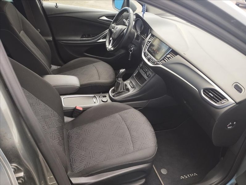 Opel Astra 1,4 T 110KW - fotka 8 z 17