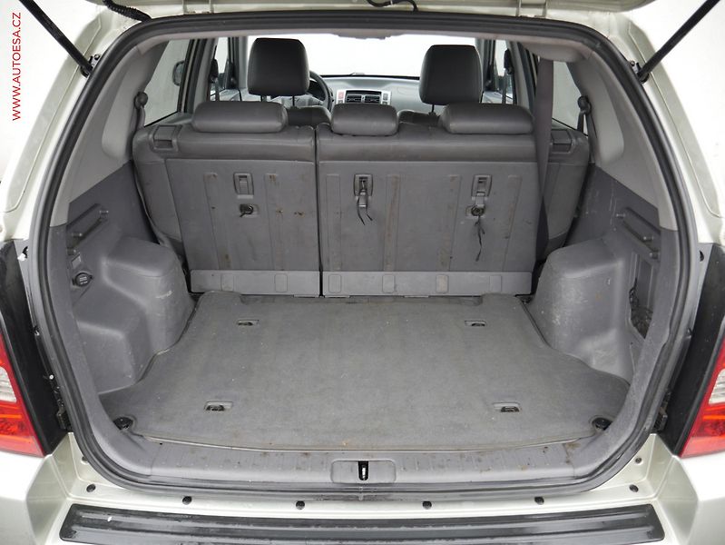 Hyundai Tucson (2005) 2.0CRDi 4x4, TZ, výhř.sed. - fotka 7 z 17