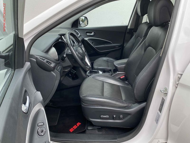 Hyundai Santa Fe (2016) 2.2 CRDi 4x4, Premium, AT - fotka 9 z 19