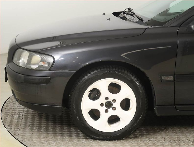 Volvo S60 (2000) 2.4, nová STK, rezervace - fotka 14 z 16
