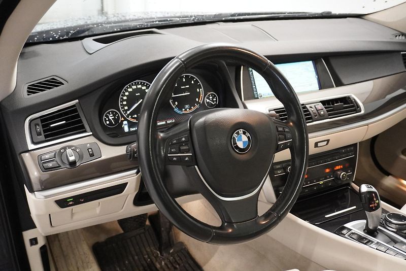 BMW Řada 5 (2014) 530D 190kW GRANTURISMO XDRIVE - fotka 15 z 32