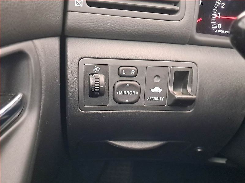 Toyota Corolla (2007) 1.4 VVT-i, Serv.kniha - fotka 16 z 16