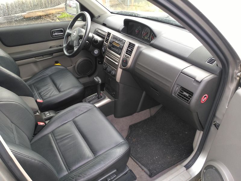 Nissan X-Trail 2,5i AWD /121 kW/ rezervace - fotka 27 z 37