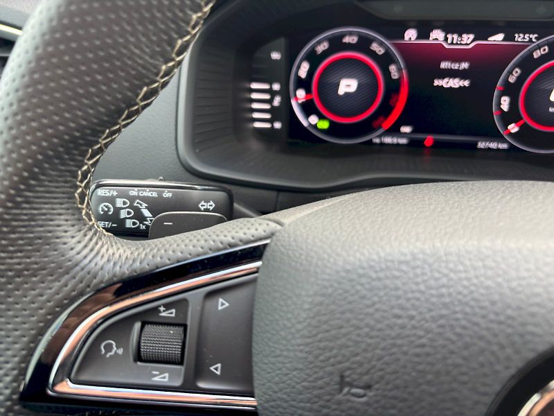 Škoda Karoq (2020) 1.5 TSI 110kW Sportline DSG - fotka 11 z 35