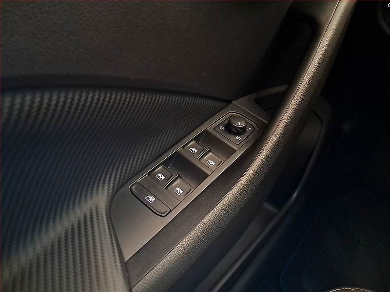 Škoda Scala (2024) Monte Carlo 1.0 TSI - fotka 18 z 21