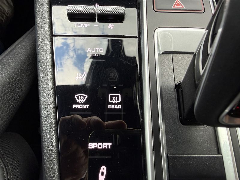 Porsche Cayenne 3.0 V6 Sport chrono - fotka 21 z 26