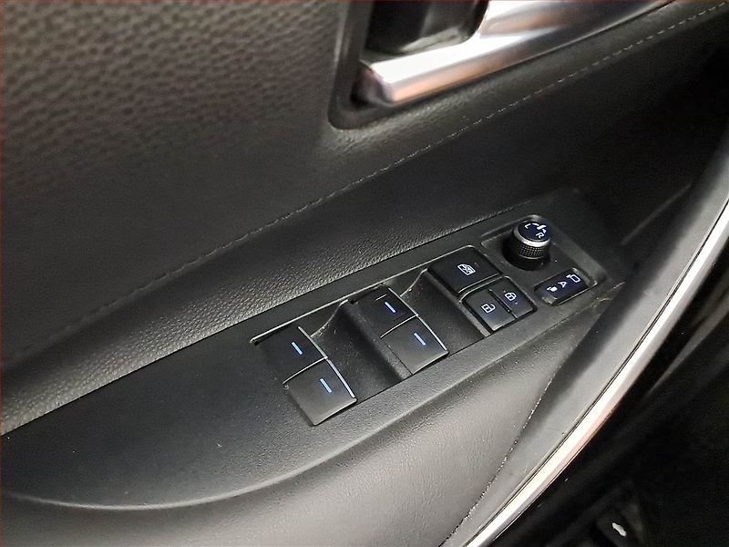 Toyota Corolla (2019) Executive 1.8 Hybrid, Automat - fotka 17 z 18