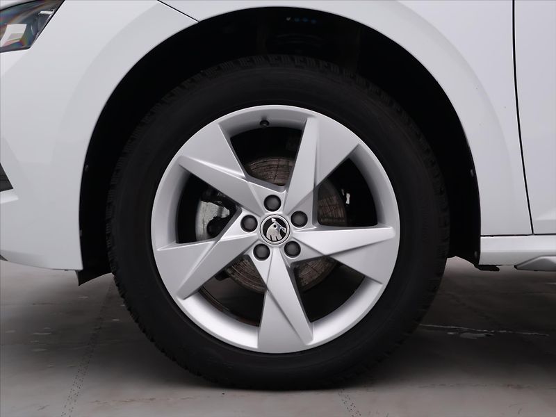 Škoda Kamiq 1.0 TSI 81kW DSG CZ Style - fotka 31 z 38