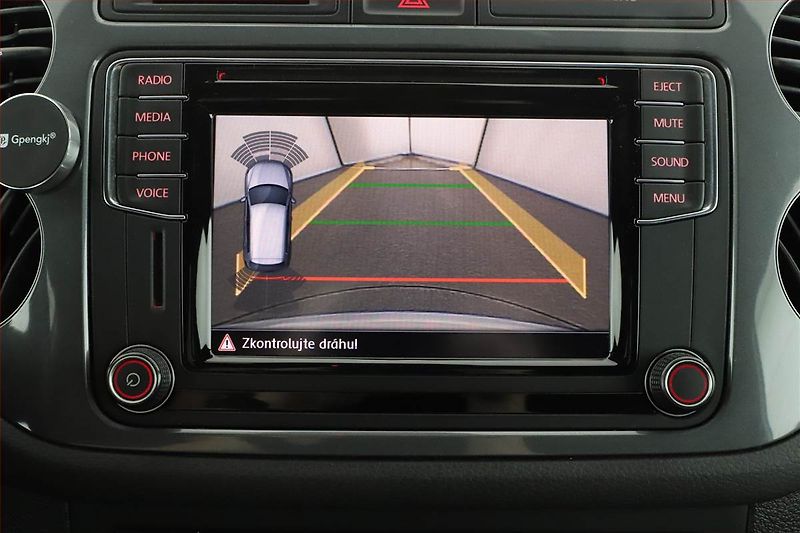 Volkswagen Tiguan (2016) 2.0 TDI, 4X4, Automat - fotka 14 z 19