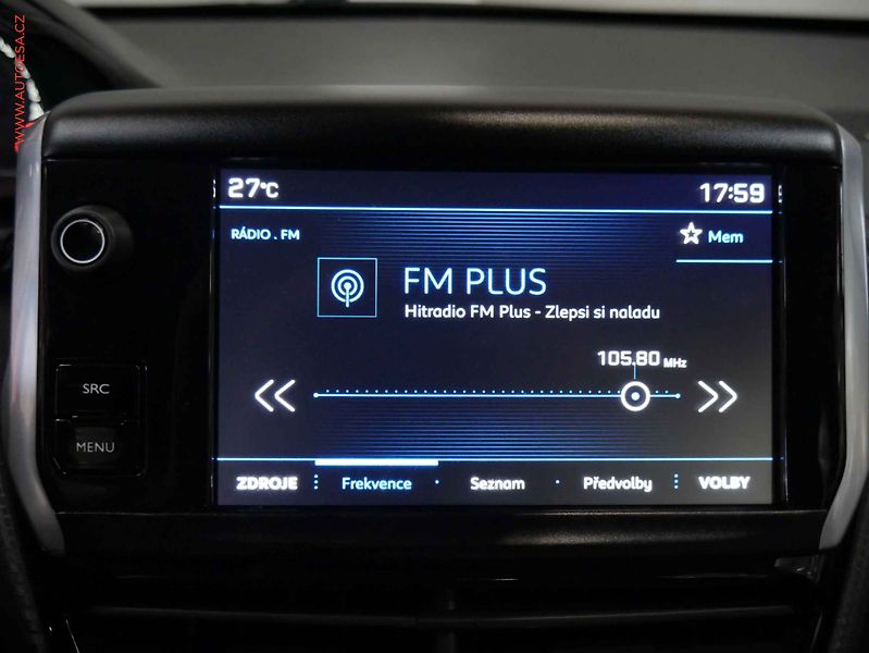Peugeot 2008 (2018) 1.2, 1.maj,ČR, Výhř.sed. - fotka 14 z 17