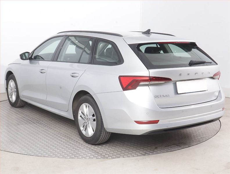 Škoda Octavia (2022) Ambition 2.0 TDI, ČR,1.maj - fotka 4 z 15