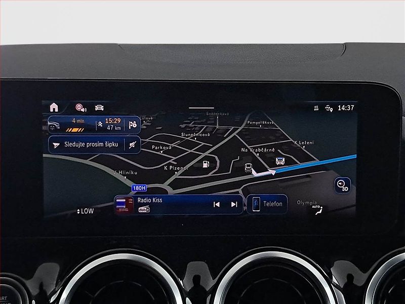 Mercedes-Benz GLA (2025) 200 - fotka 16 z 23