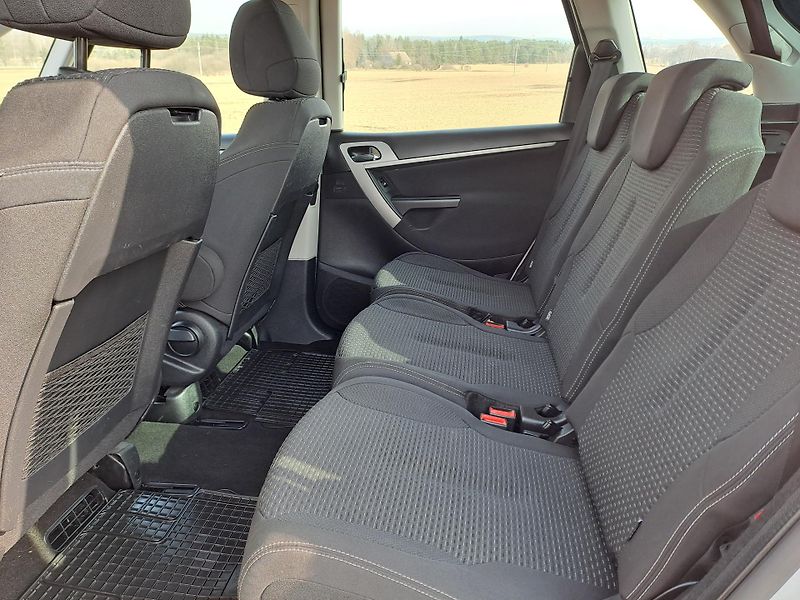 Citroën C4 Picasso (2012) 1.6 HDi SERVISOVANÝ VŮZ - fotka 25 z 29