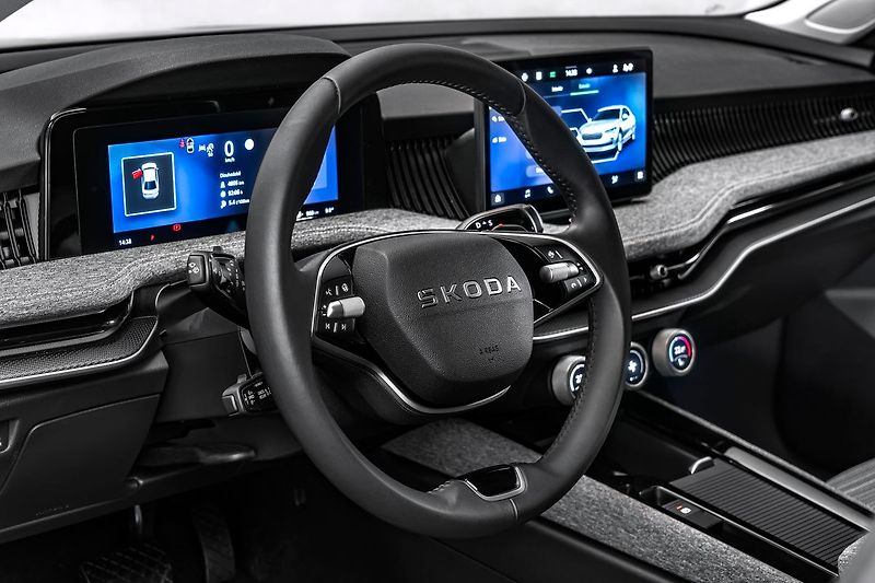 Škoda Superb 2,0 TDI DSG LED Masáž tažné - fotka 16 z 21