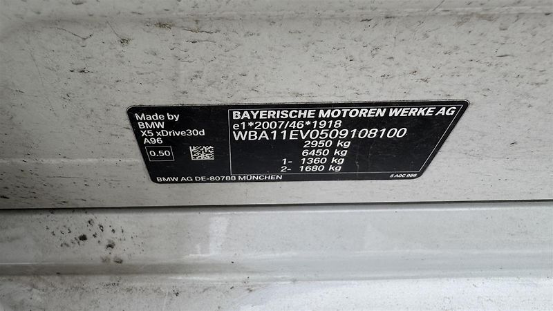 BMW X5 xDrive30d Mpaket ČR DPH - fotka 10 z 11
