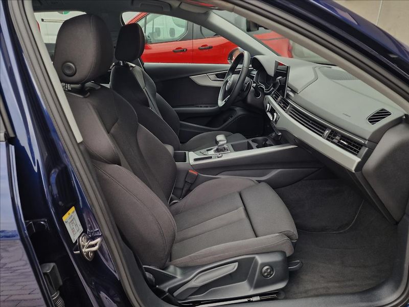 Audi A4 40TDI 150kW S-Line, ČR,1.Maj. - fotka 14 z 50