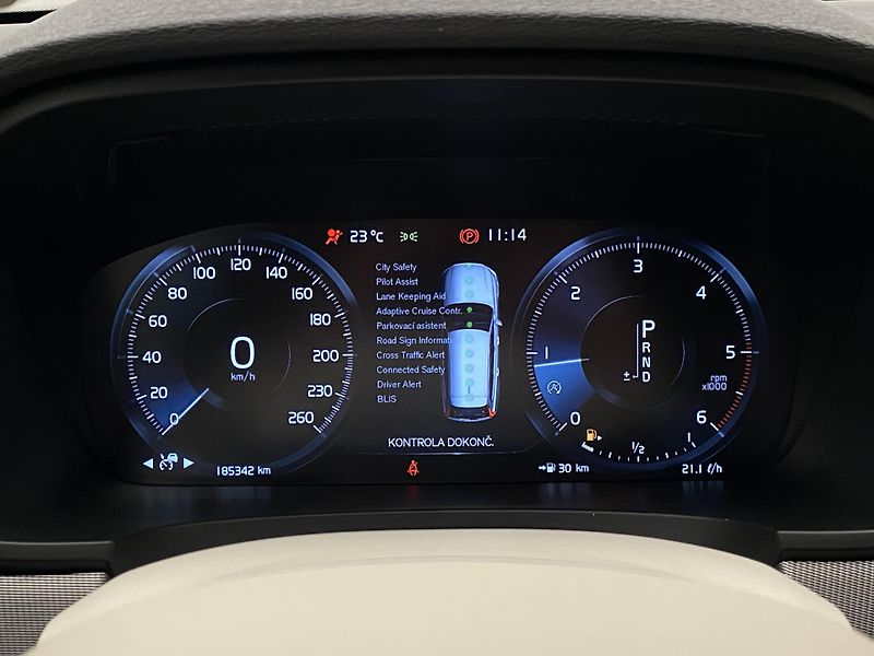 Volvo V90 D5 AWD INSCRIPTION AUT CZ - fotka 25 z 50