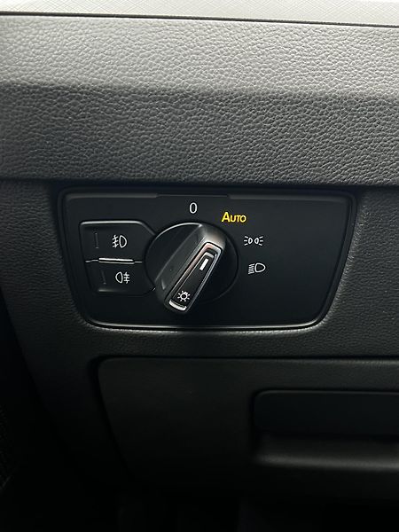 Volkswagen Passat 2.0TDI DSG 110kW 1.Maj DPH TZ - fotka 18 z 23
