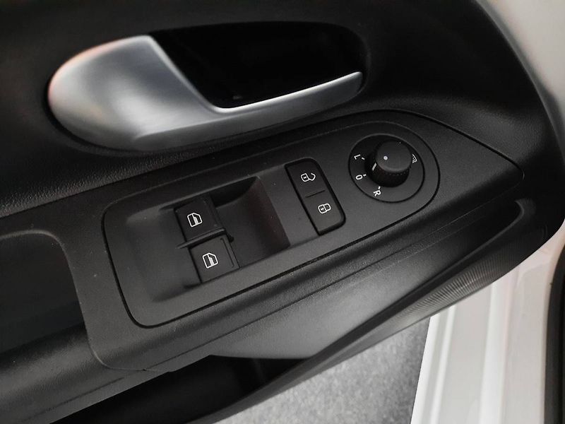 Volkswagen up! (2022) 1.0 MPI (48kW/65k) - fotka 16 z 20