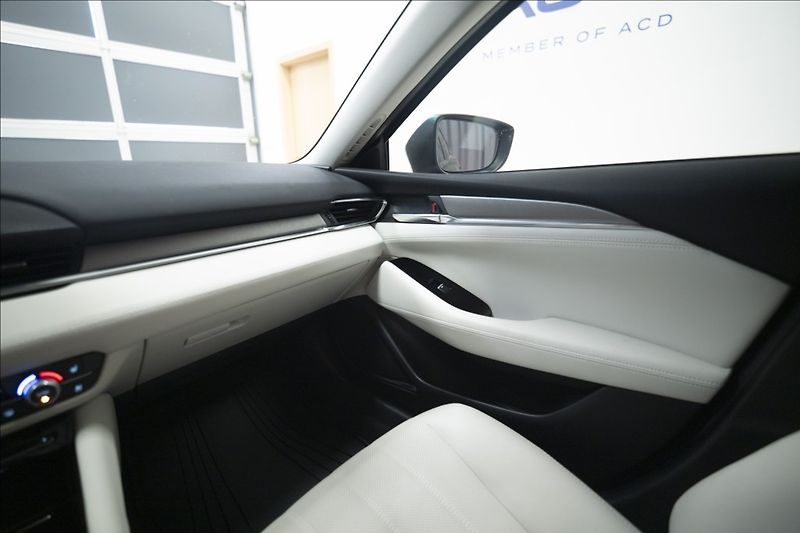 Mazda 6 2,5 SKYACTIV-G AT NAVI KŮŽE ČR - fotka 35 z 44