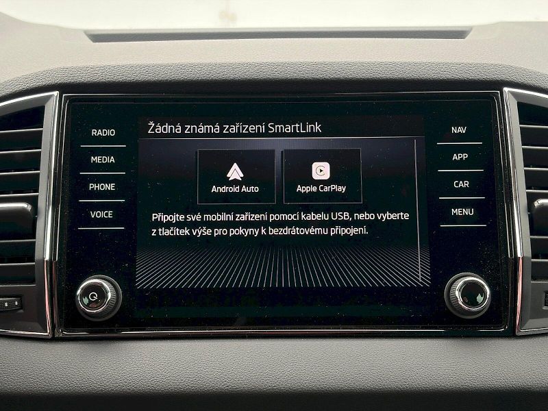 Škoda Karoq (2025) DSG 2.0 TDI / 110 kW / 4x4 / T - fotka 27 z 35