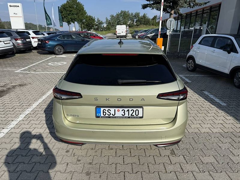 Škoda Superb Combi L&K 2,0 TDI 110kW DSG7/. - fotka 4 z 26