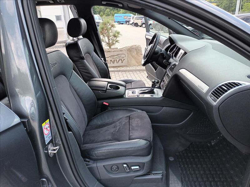 Audi Q7 3,0 TDI,150KW,ČR,S-LINE,TAŽNÉ, - fotka 26 z 41