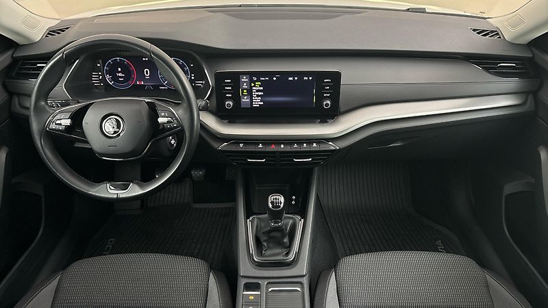 Škoda Octavia 2.0 TDI Ambition Combi - fotka 8 z 24