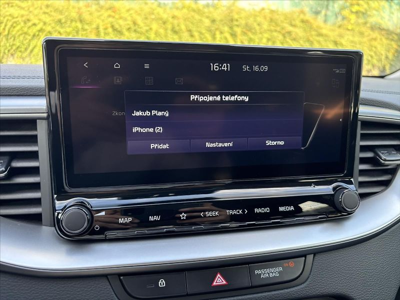 Kia Ceed 1,5 TGDi TOP ZÁRUKA CARPLAY - fotka 25 z 39