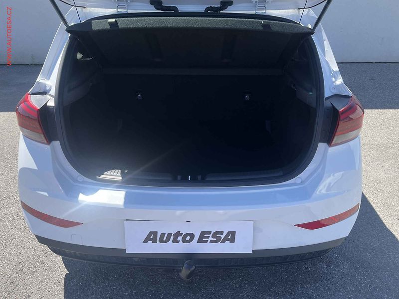 Hyundai i30 (2025) 1.5 T-GDi, ČR, STK6/28 - fotka 7 z 16