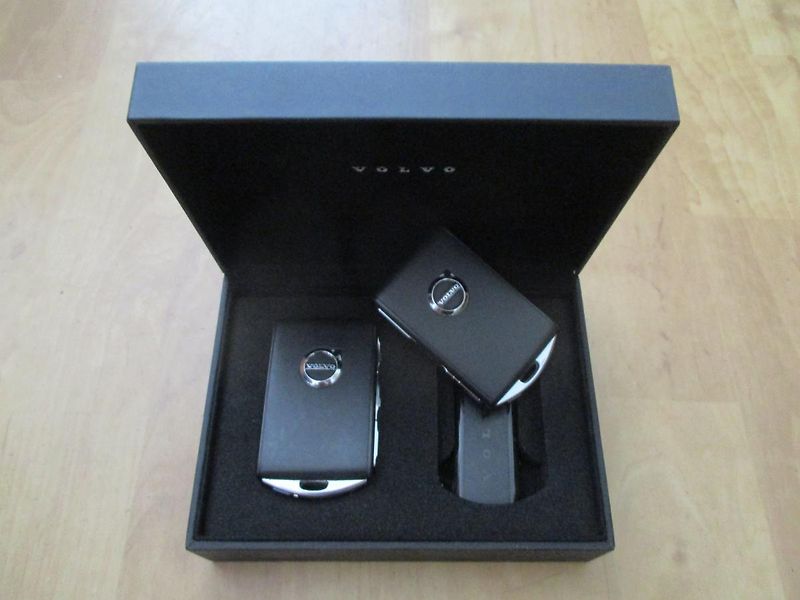 Volvo V90 T6 CROSS COUNTRY PRO 246kW - fotka 45 z 47