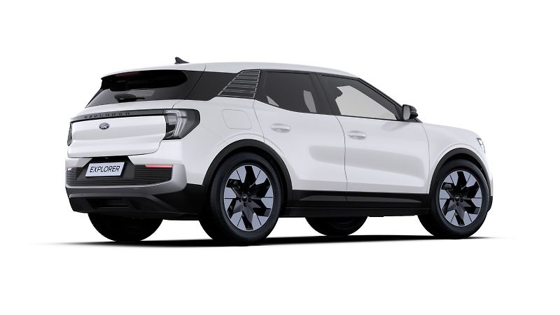 Ford Explorer (2026) Premium, SUV, 77 kWh PRODLOUŽE - fotka 4 z 9