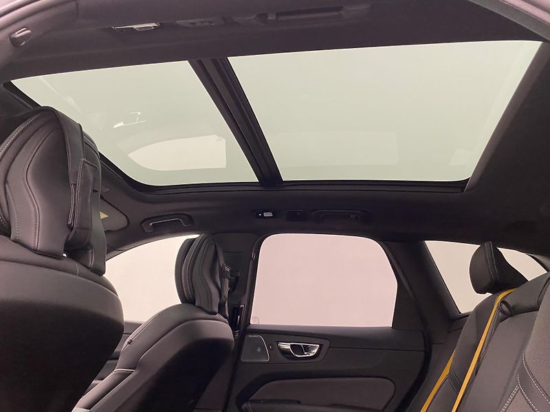 Volvo XC60 AWD POLESTAR AUT CZ 1.maj - fotka 34 z 65
