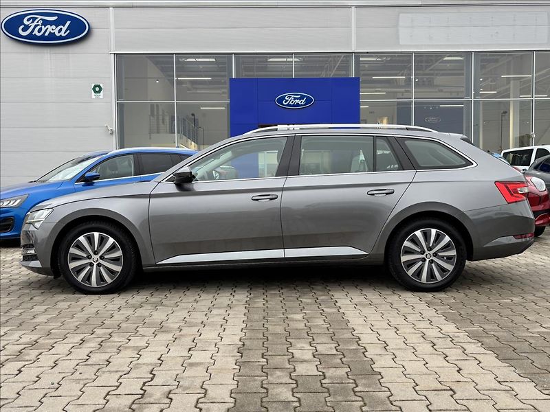 Škoda Superb 2,0 TDI 110kW Style DSG - fotka 2 z 42
