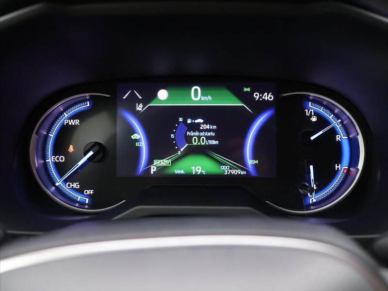 Toyota RAV4 2,5 Hybrid 131kW Adventure 4WD - fotka 19 z 35